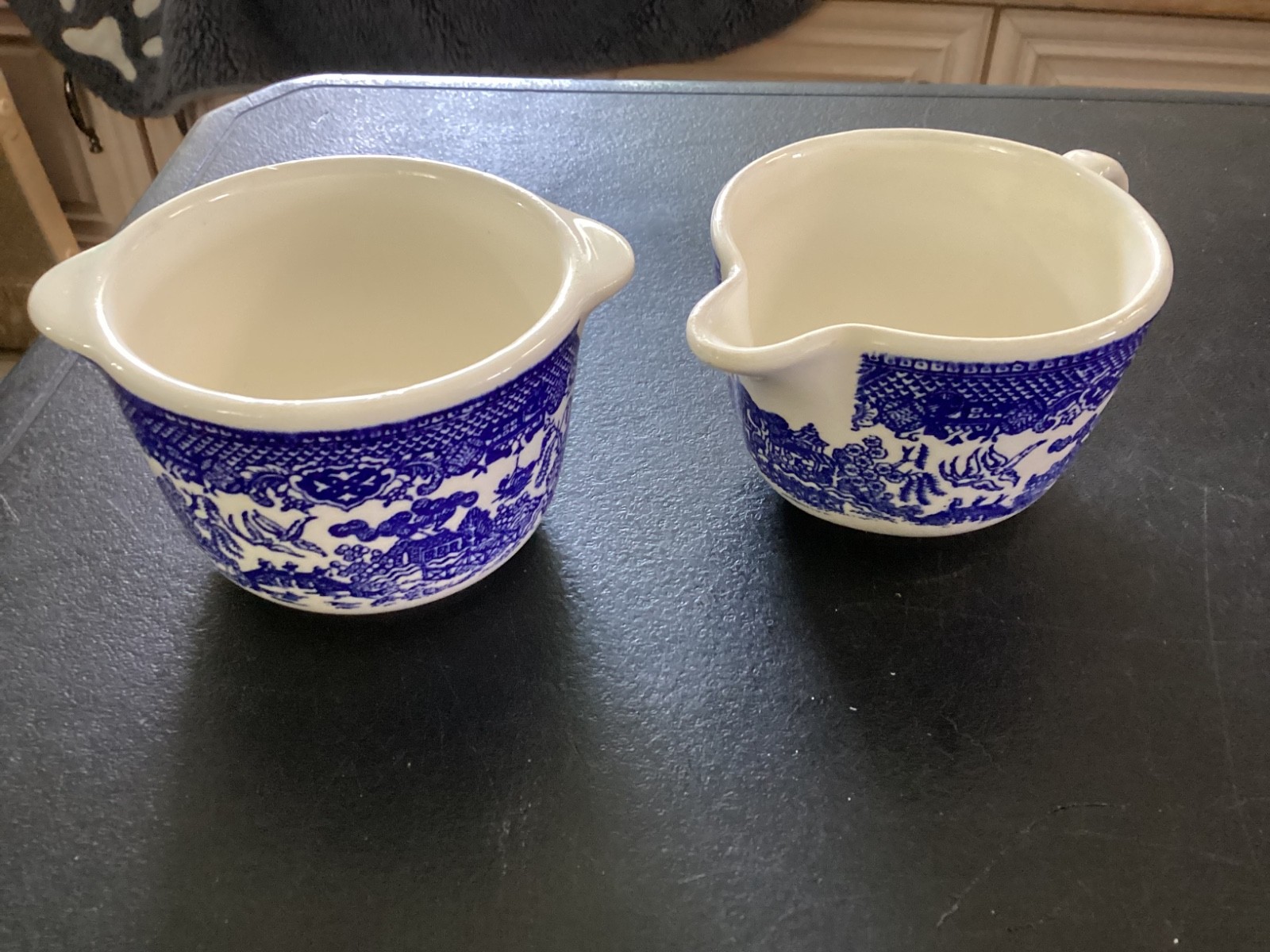 Blue Willow Pattern Non Branded Sugar Bowl and Cream Pitcher Set