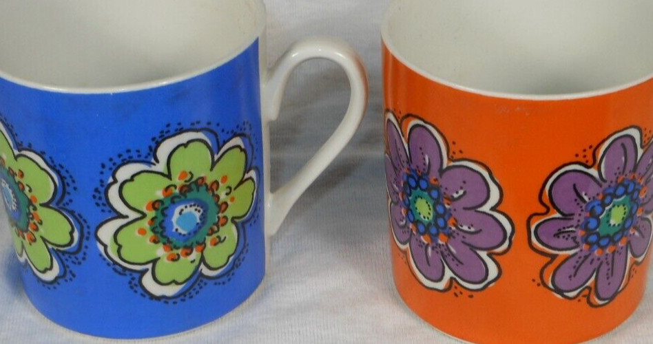 649-C105-4E33 Villeroy & Boch Luxembourg Septfontaines 2 colorful espresso cups