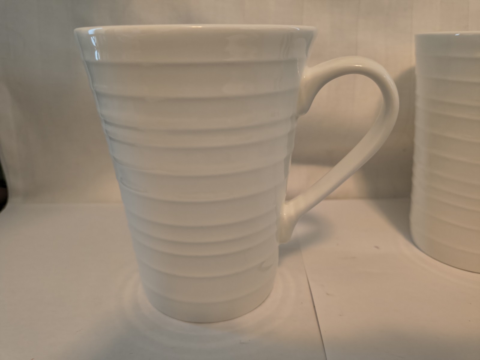 Mikasa Swirl Bone China Set Of 5 White Coffee Mugs/Cups 4 1/2″ Tall