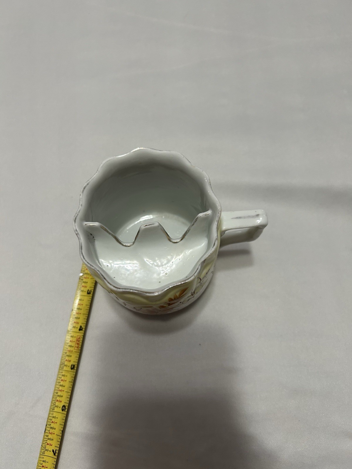 Ceramic Floral Coffee Mug 8 fl oz Scalloped Rim White Yellow Brown Decor