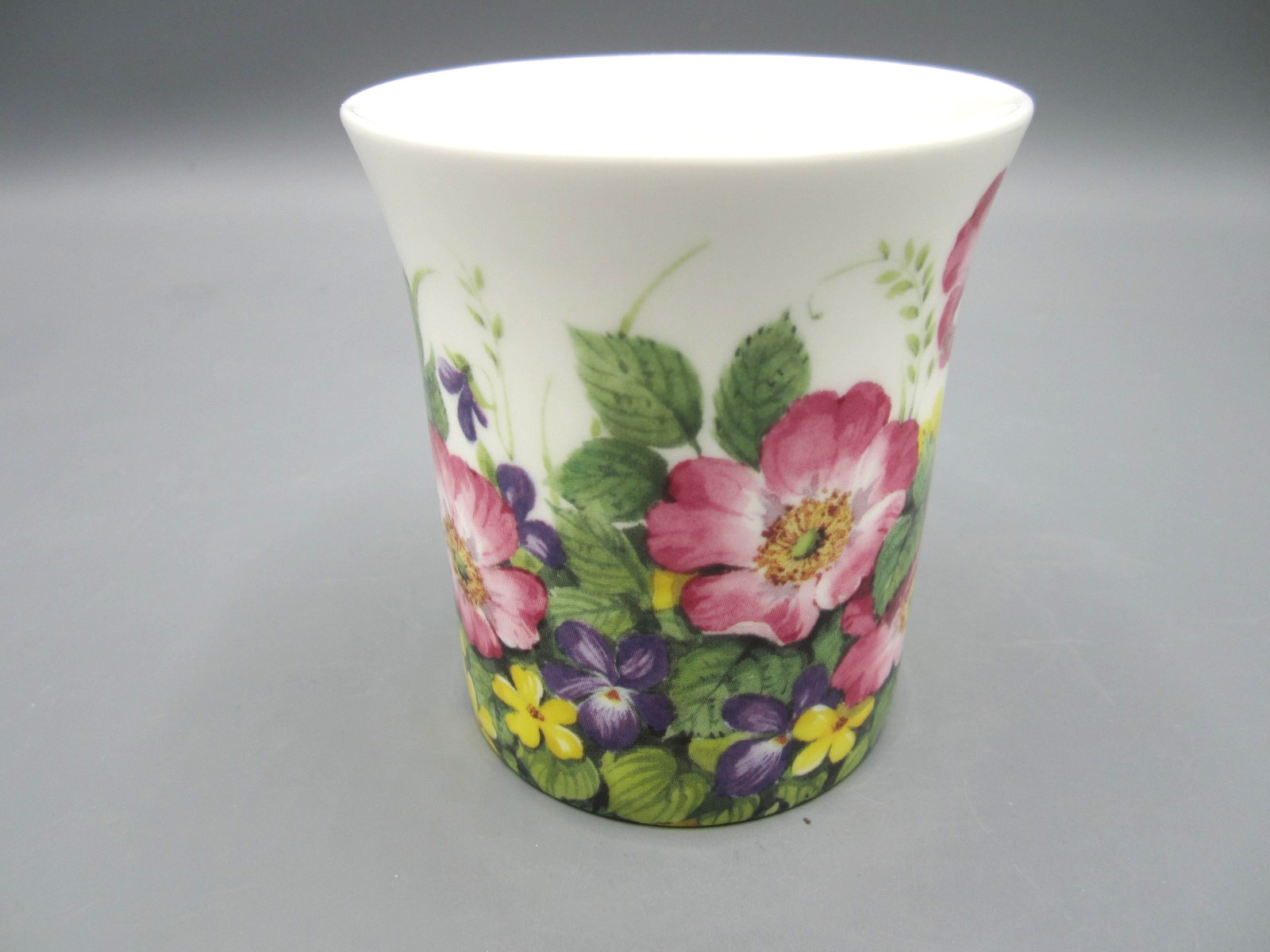 Royal Heritage England, Multi-color Primula Floral Tea Coffee Cup 8 oz (499)