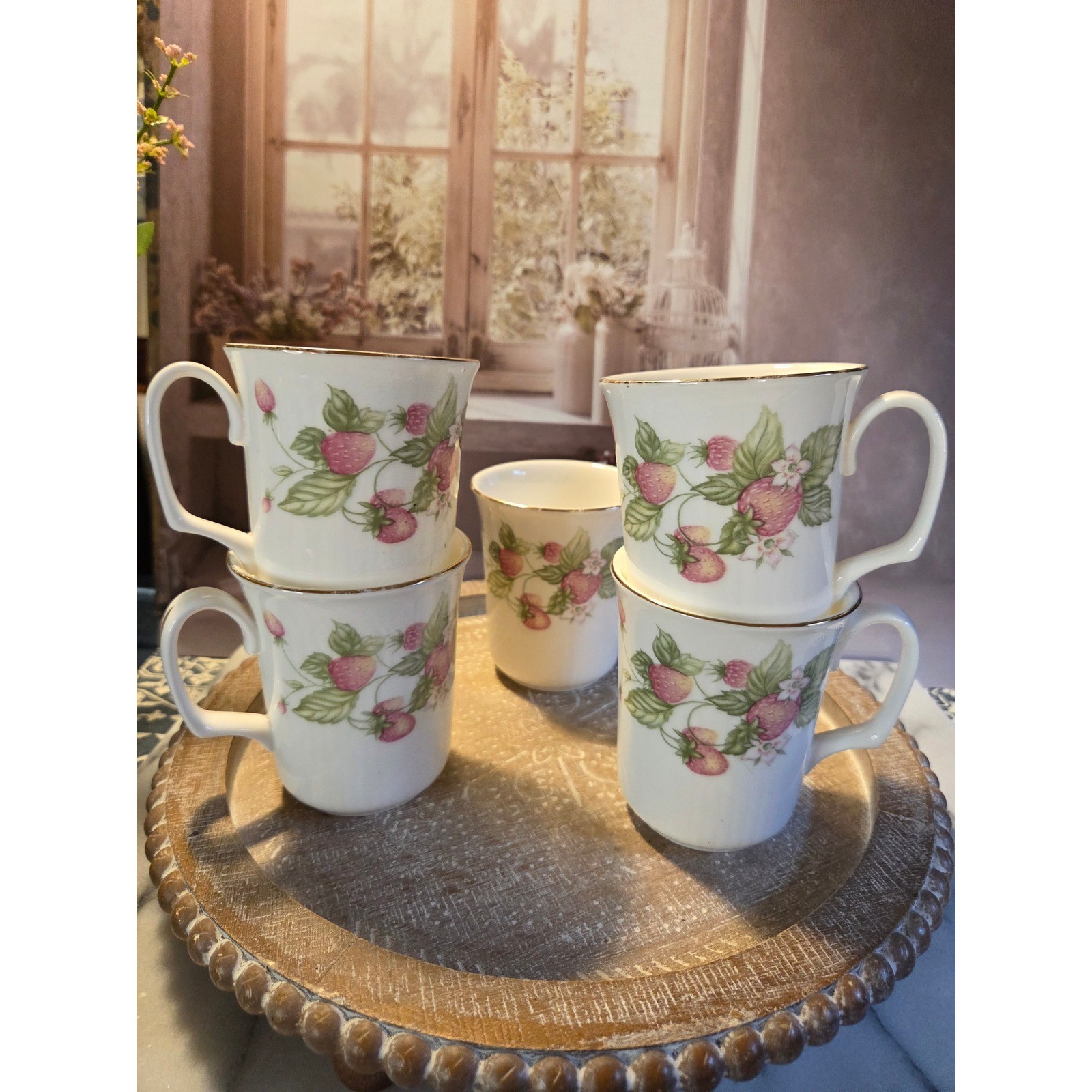 Royal Albert Lyndale Bone China Mugs Set Strawberry Pattern Gold Trim England