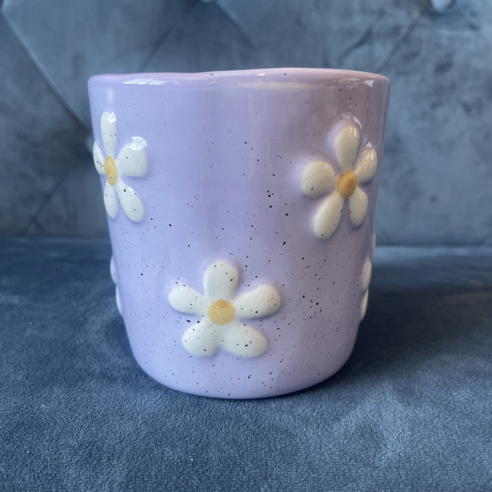 SUNDAY MORNING Ceramics Coffee Mug Raised Daisy Flowers Purple Large FLAW CHIP