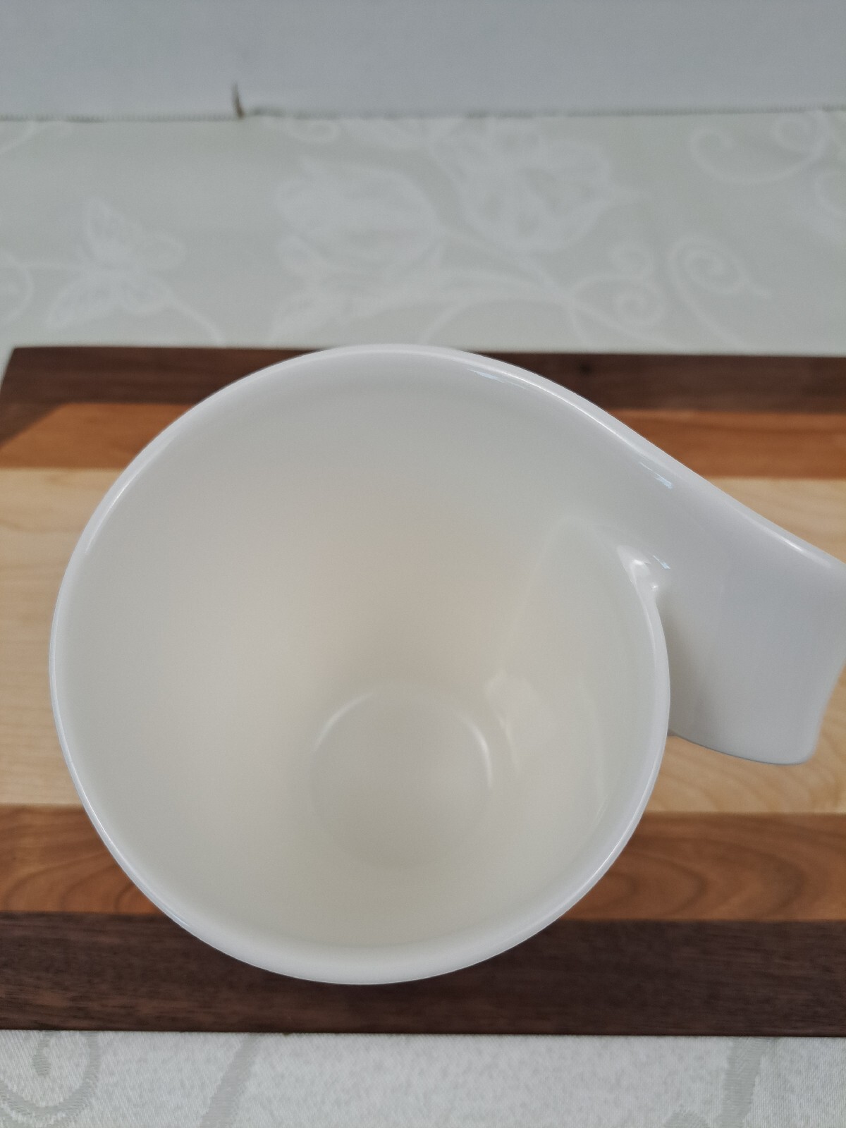 VILLEROY AND BOCH Mug 1748 Luxembourg New Wave White Porcelain Right Hand Cup