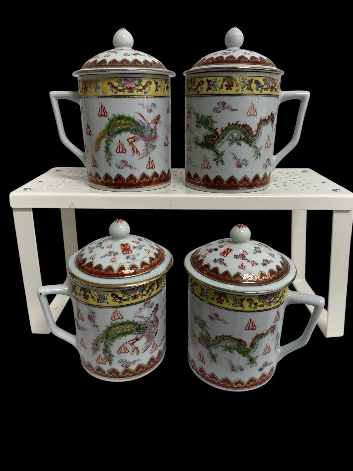 Set Of 4 Traditional Porcelain Chinese Tea Mugs WithLids Auspicious Dragon Motif