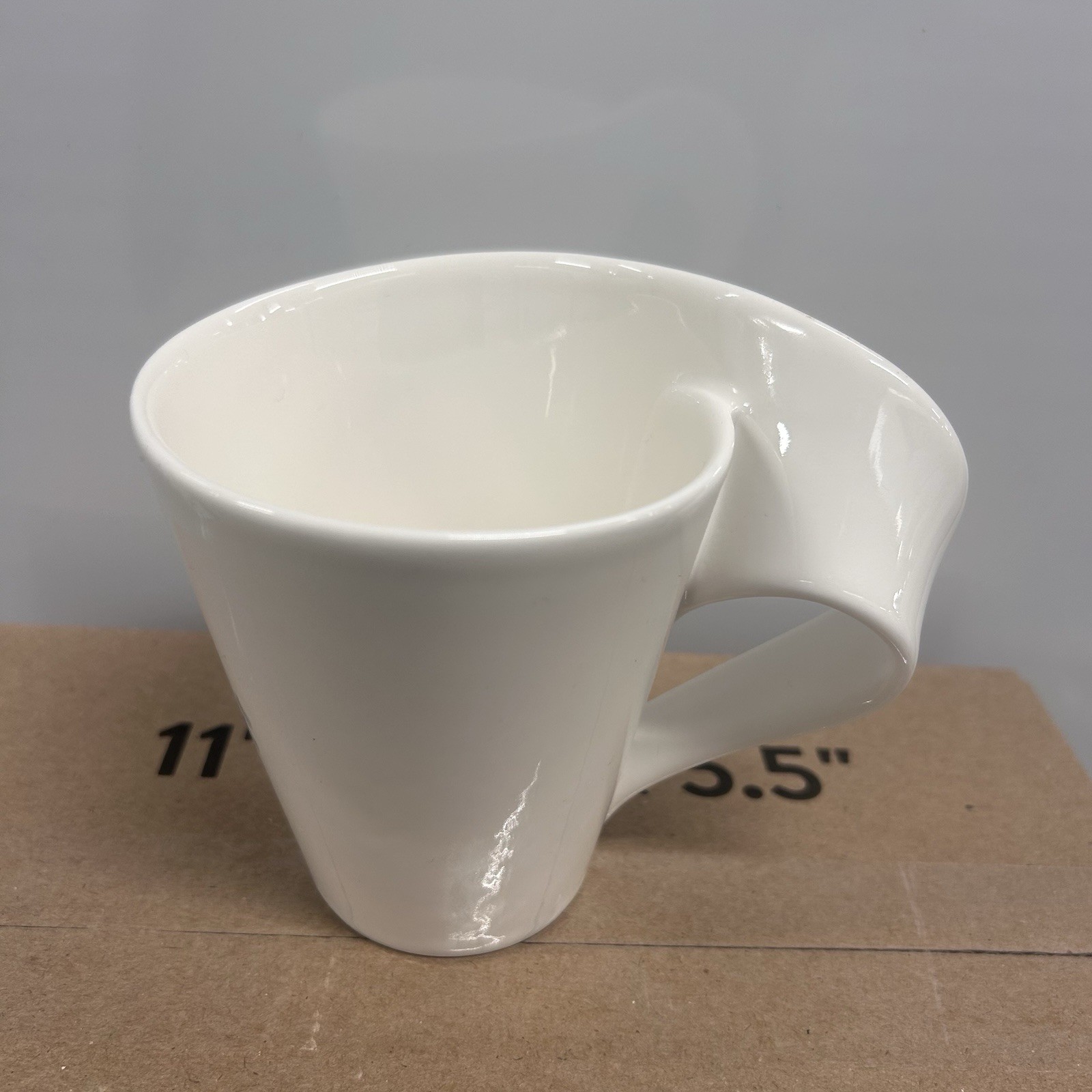Villeroy & Boch Fine China Mug Modern Sculptural Design White Luxembourg