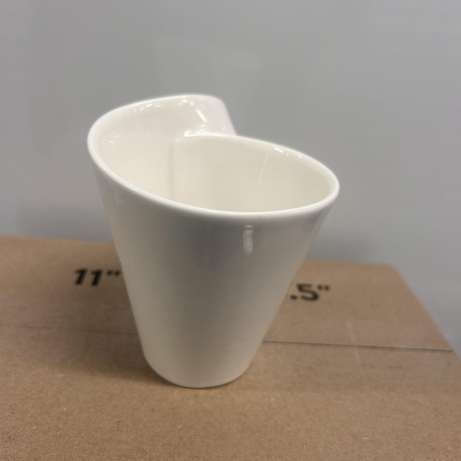 Villeroy & Boch Fine China Mug Modern Sculptural Design White Luxembourg