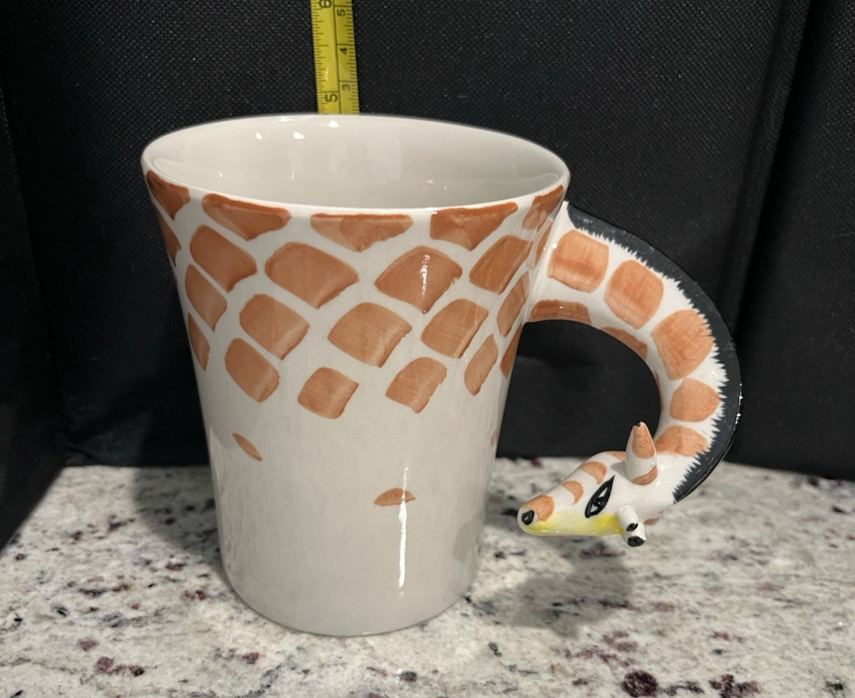 Gracie the lost Giraffe from Texas Pier1 Imports Mug 3-D Neck Head Handle 16 oz.