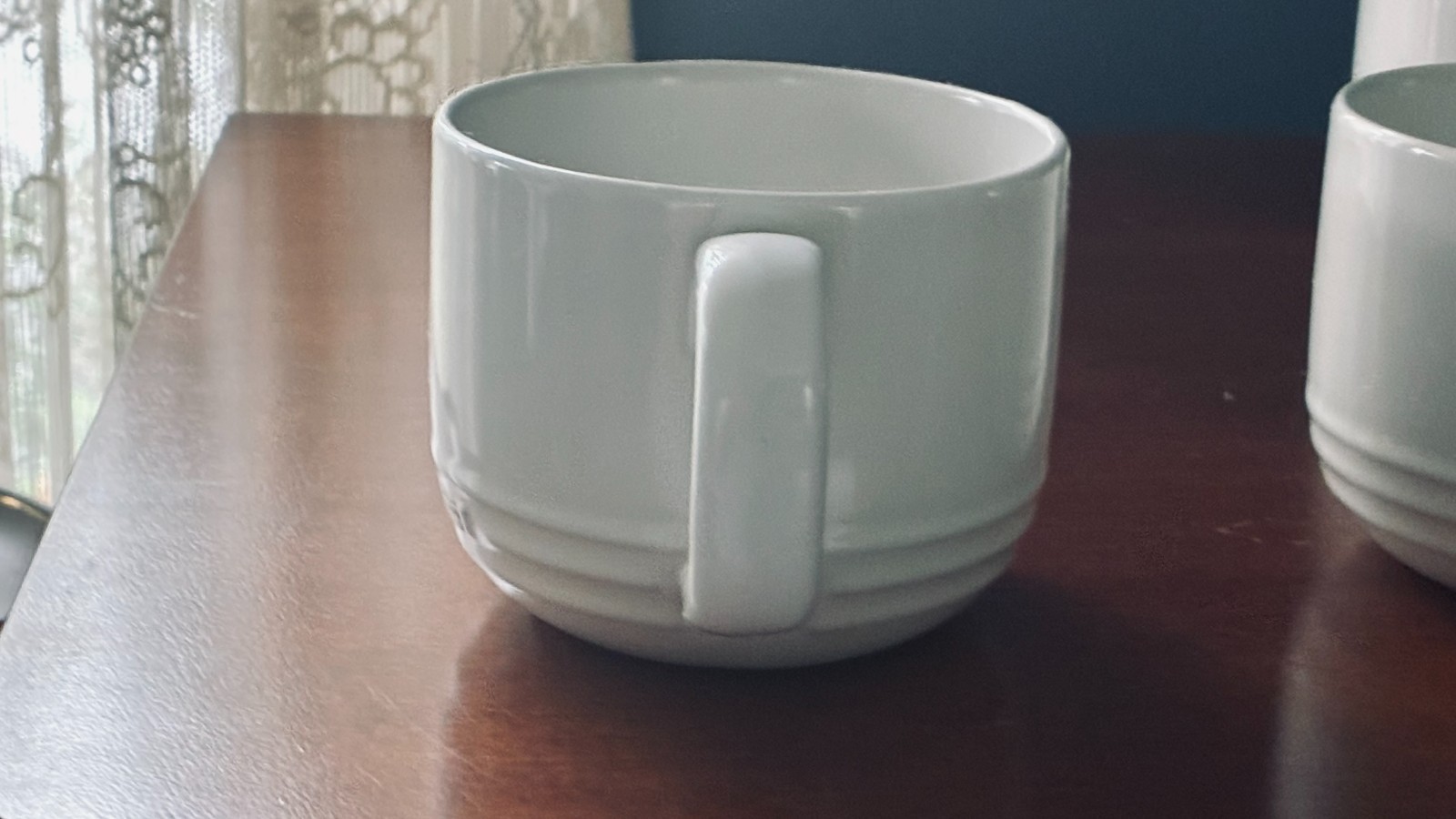 LE CREUSET SET OF 5 NEW WHITE 3″ SAN FRANCISCO STONEWARE COFFEE MUGS (SECONDS)