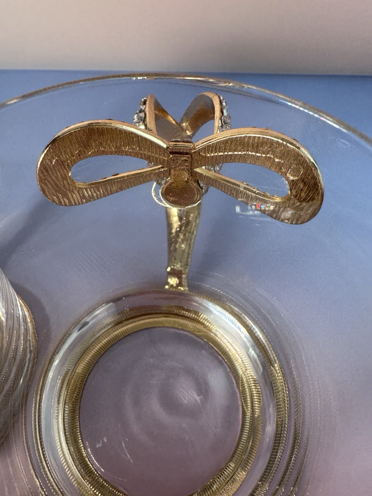 Set of 2 Glass Bow Mugs Gold Tone Rhinestone Bling Handle Decor Any Occasion