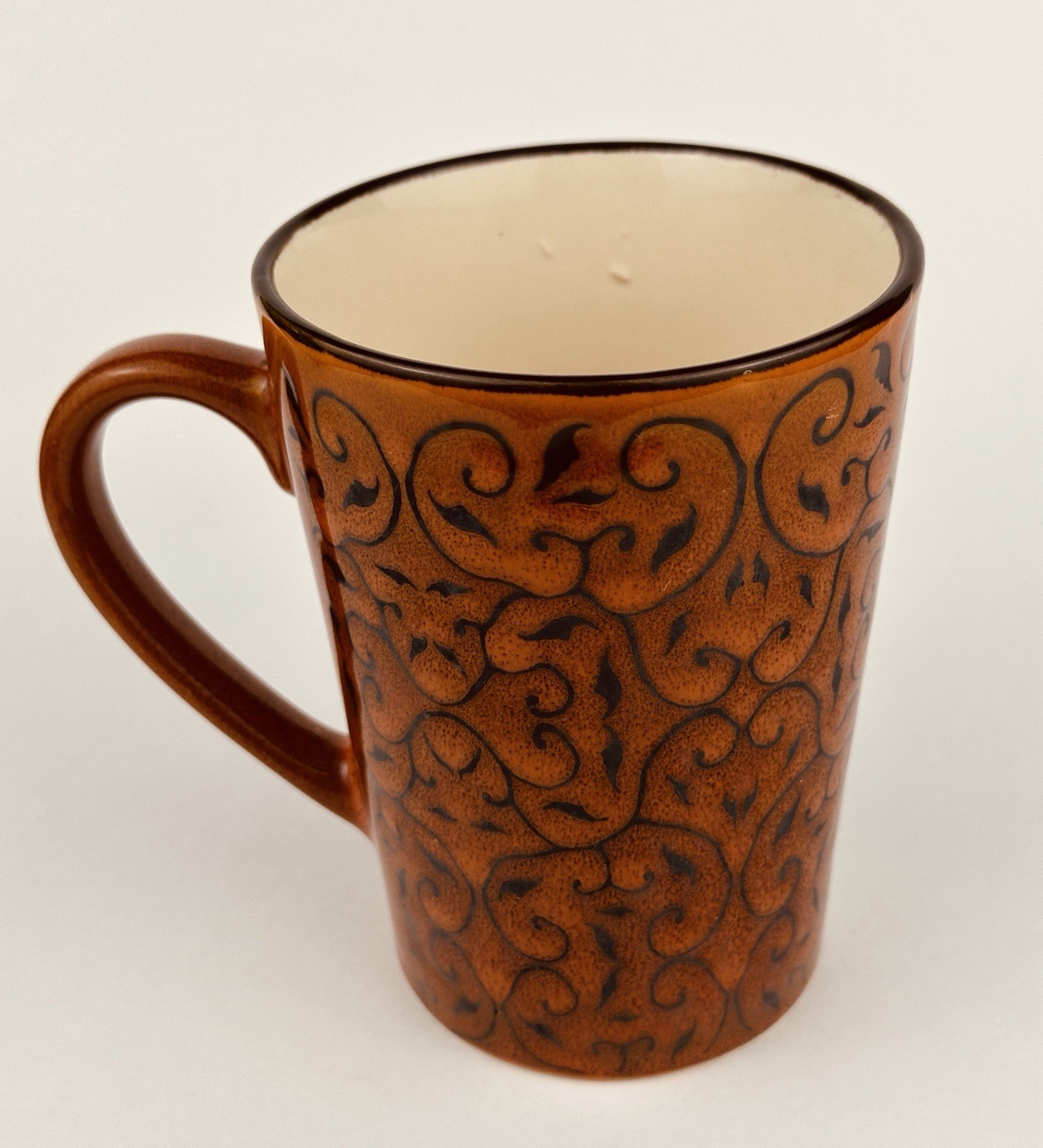 Rust Orange and Black Vines Tapered Mug – 5 inches Tall – Unbranded EUC