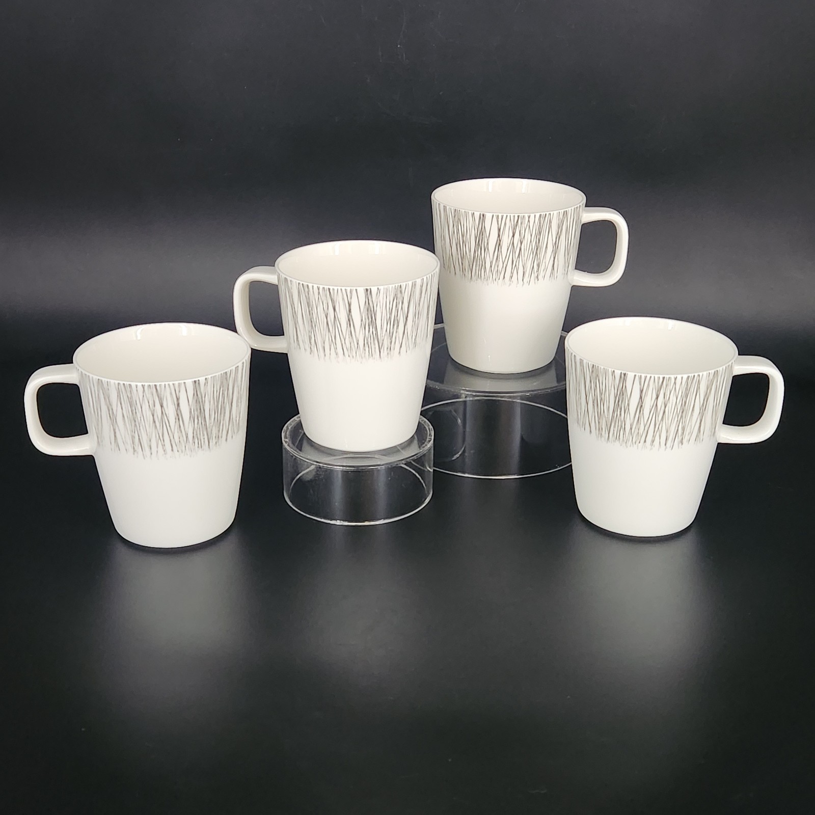 Set of 4 Crate & Barrel “Ito” Coffee Mugs White Black Abstract Line Pattern 4″ T