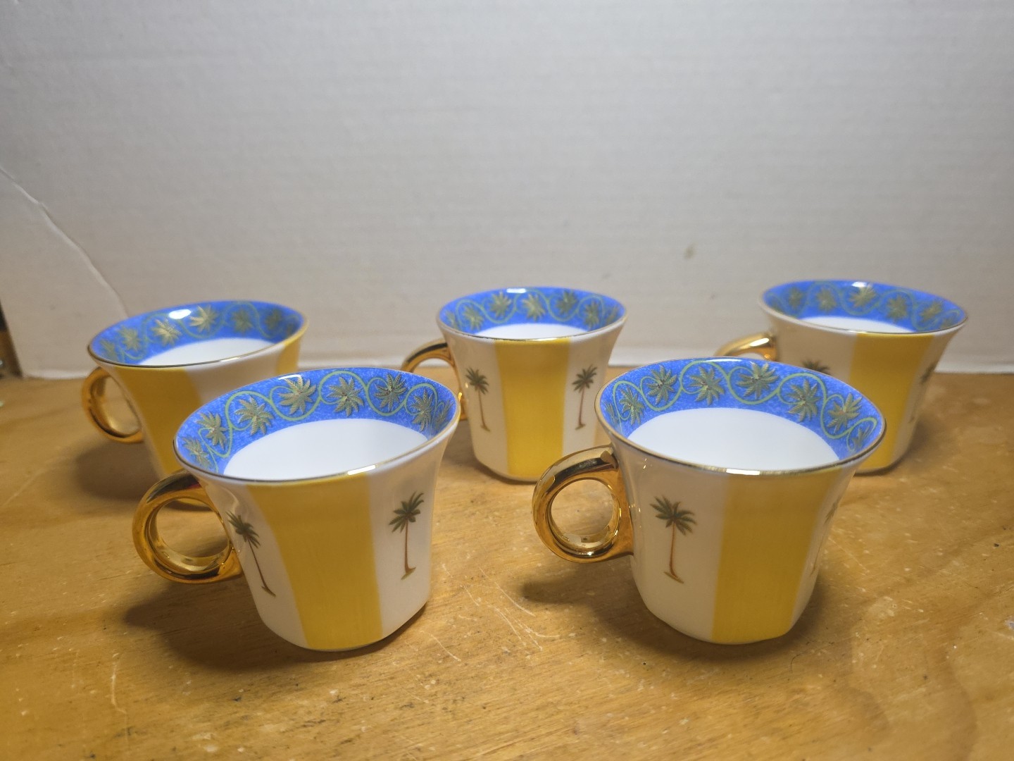 Set Of 5 Good Earth Periyar 24ct Gold India Fine Bone China Coffee Tea Mug Cup