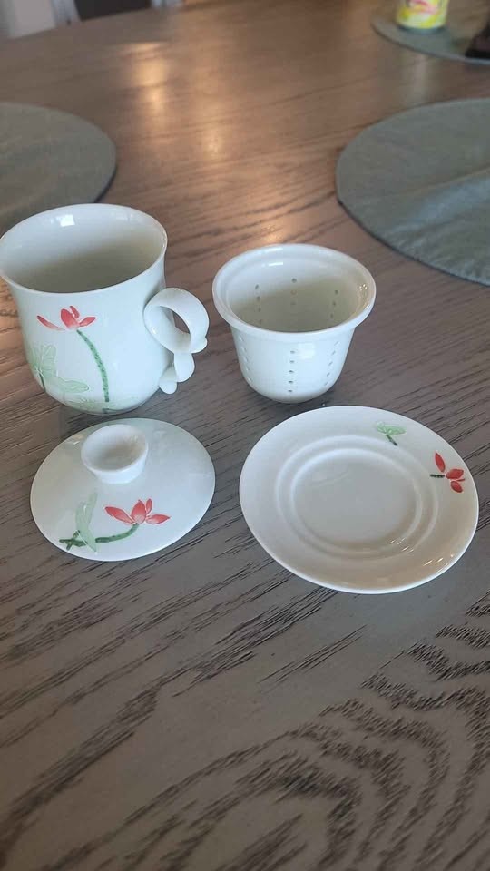 Teavana Porcelain Fine China Floating Lotus Blossom Teacup Infuser Mug 4 Pc. Set