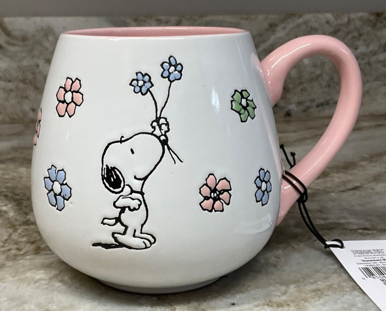Large Coffee Mug Peanuts Snoopy With Tiny Blue Flowers Pink Inside 18 oz New