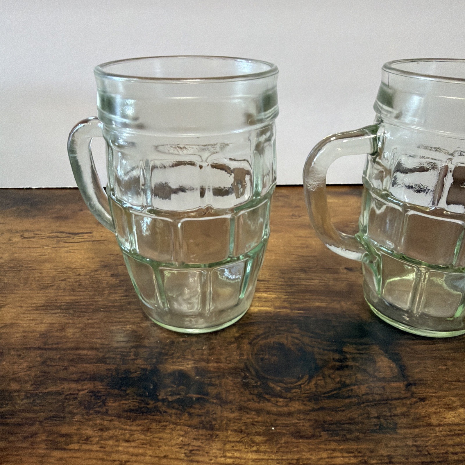 Set of 4 Clear Glass Beer Mugs Geometric Pattern Round 4.75in Green Tint