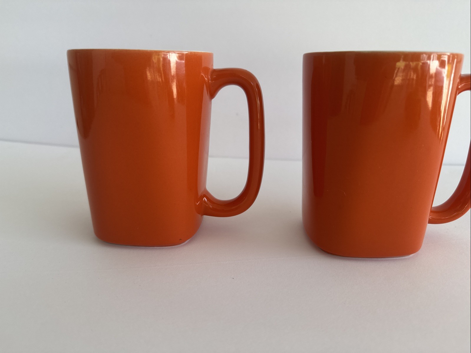 Set of 2 Rachael Ray Round & Square 14 oz Orange & White Coffee Tea Mug Cup