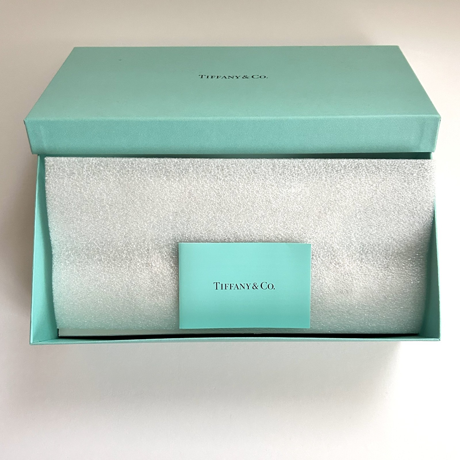 Tiffany & Co. China Mug Cup 5th Avenue Bone 2pcs with gift box