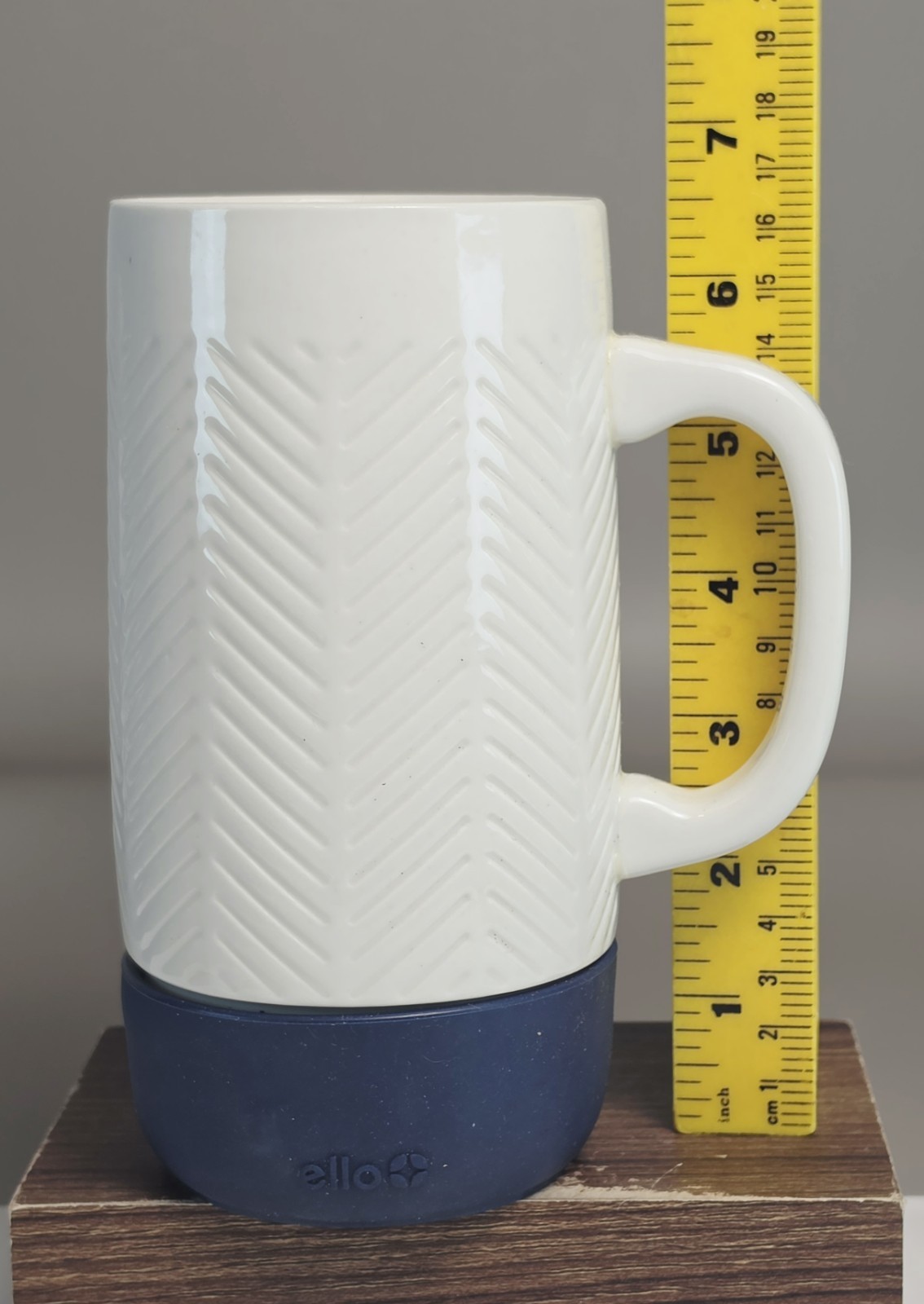 Ello Jane Large 18 oz White/Navy Blue Non-Slip Base Travel Mug