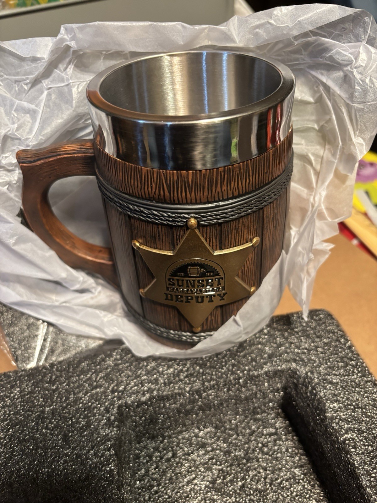 Fallout 4 76 New Vegas Sunset Sarsaparilla Stein Mug NIB Sheriff Badge NEW
