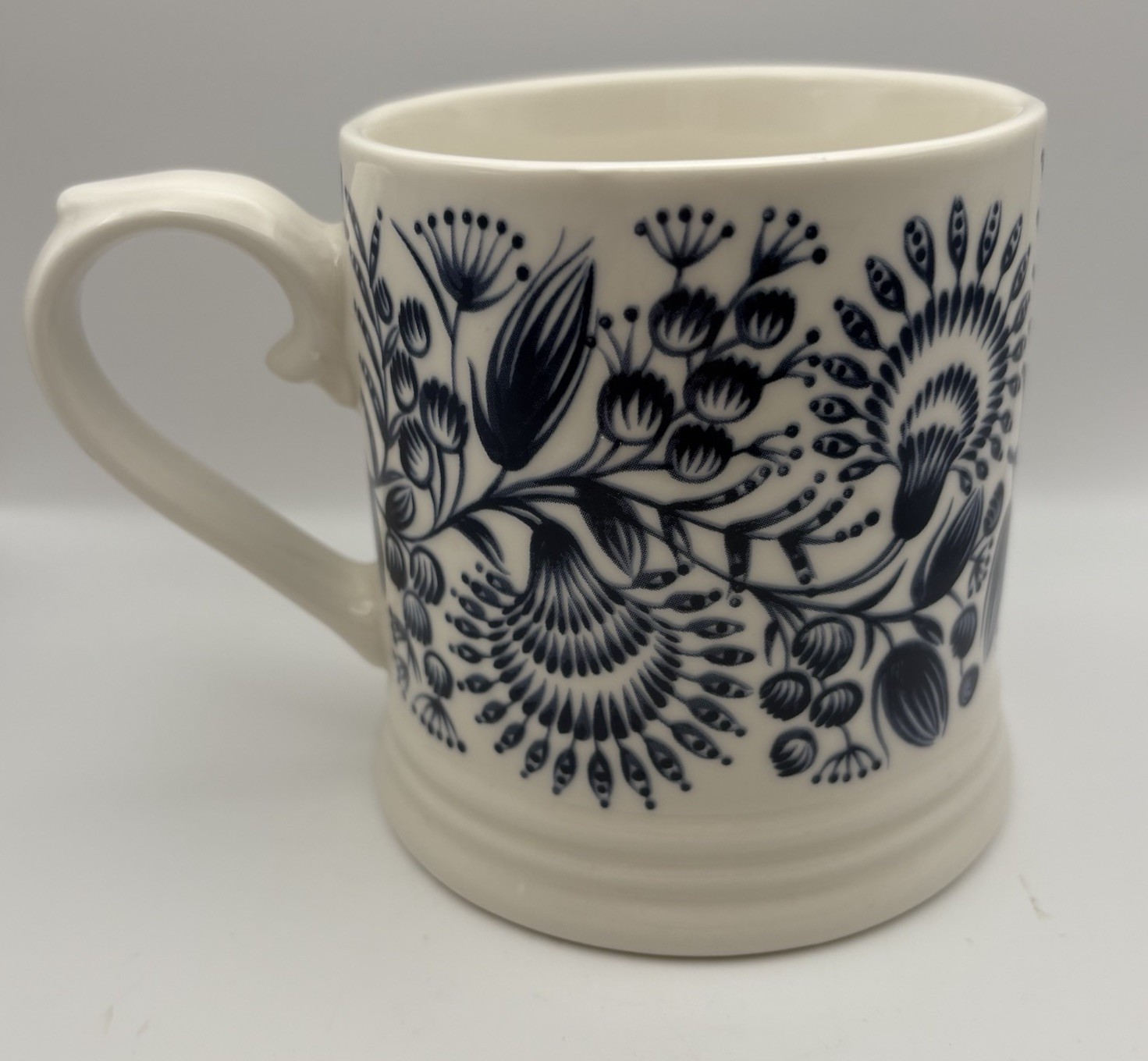 Set of 4 English Mug Company Blue White Floral Mugs 16oz Large Fine China