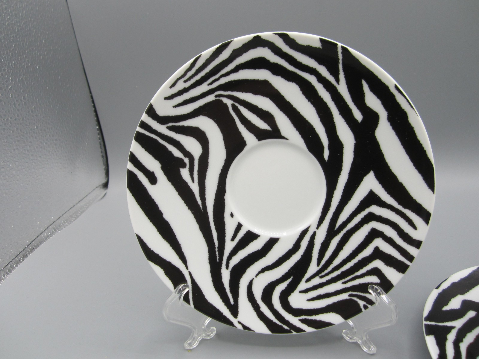 Pair Dana Buchman Rosenthal Germany Zebra Pattern Tea Cup Saucer 8 oz. (259)