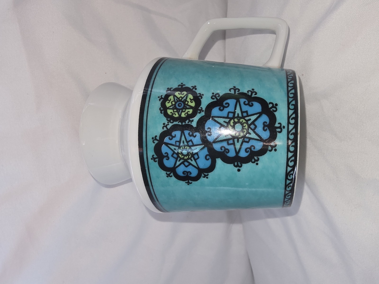 Ceramic Pedestal Coffee Mug 10 fl oz Mid-Century Modern Blue Geometric