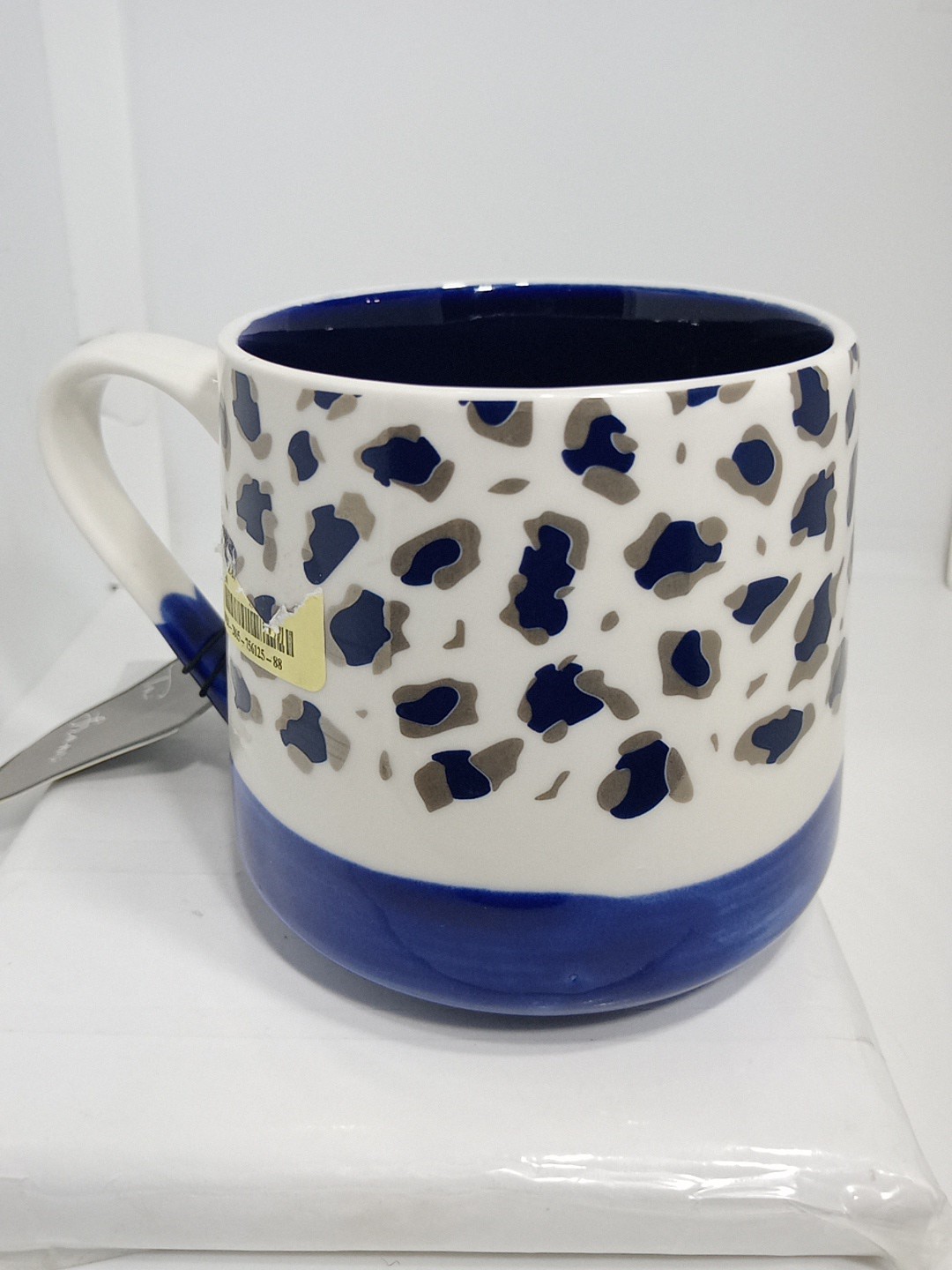 LEOPARD PRINT COFFEE MUG. CHEETAH PRINT COFFEE MUG. TAPERED DECO MUG. B401