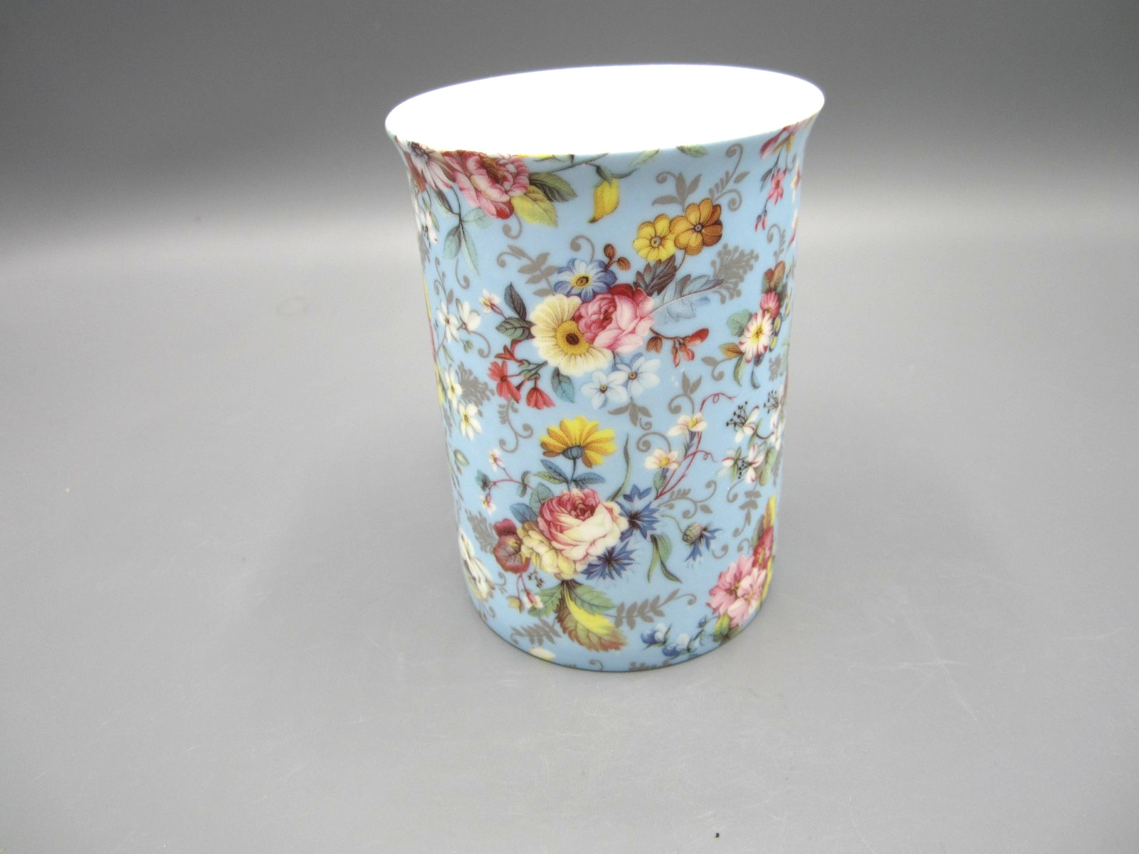 Coastline, Gracie Bone China Blue White Pink Floral Tea Coffee Mug 10 oz. (484)