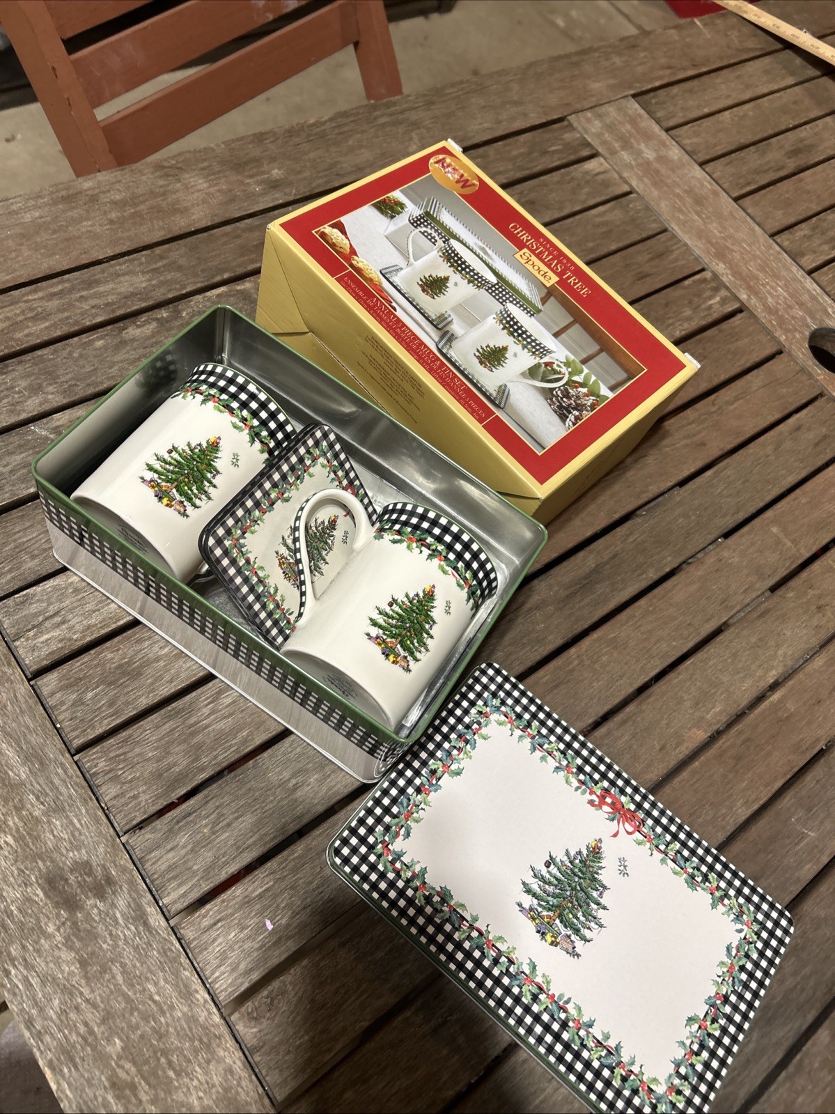 Spode Christmas Tree 5 Piece Tin Set, 2 Mugs 2 Coasters And Tin NIB