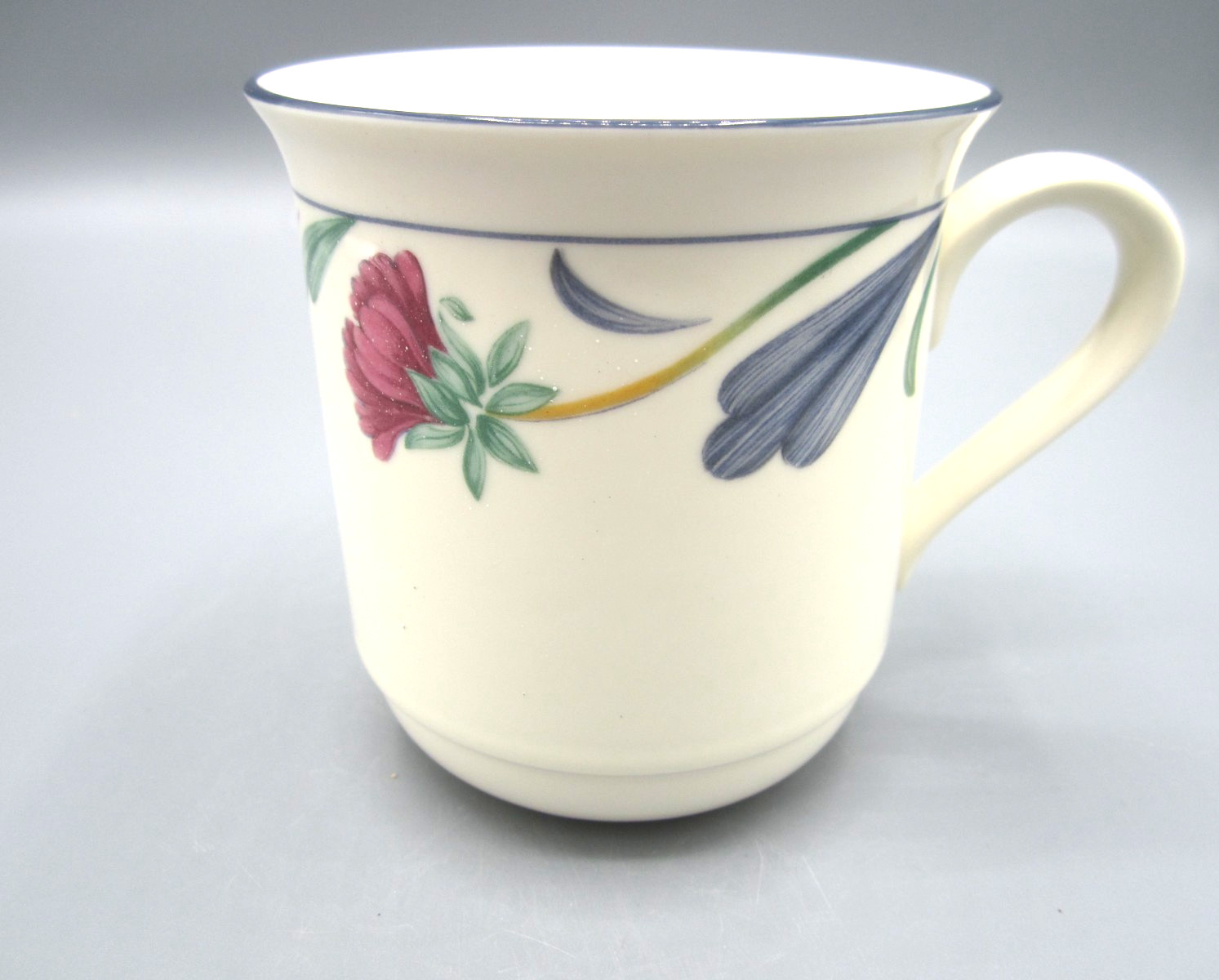 Lenox Chinastone White, Red Poppies on Blue, Cups 12 oz 3 3/4″ x 4 1/2 ” (554)