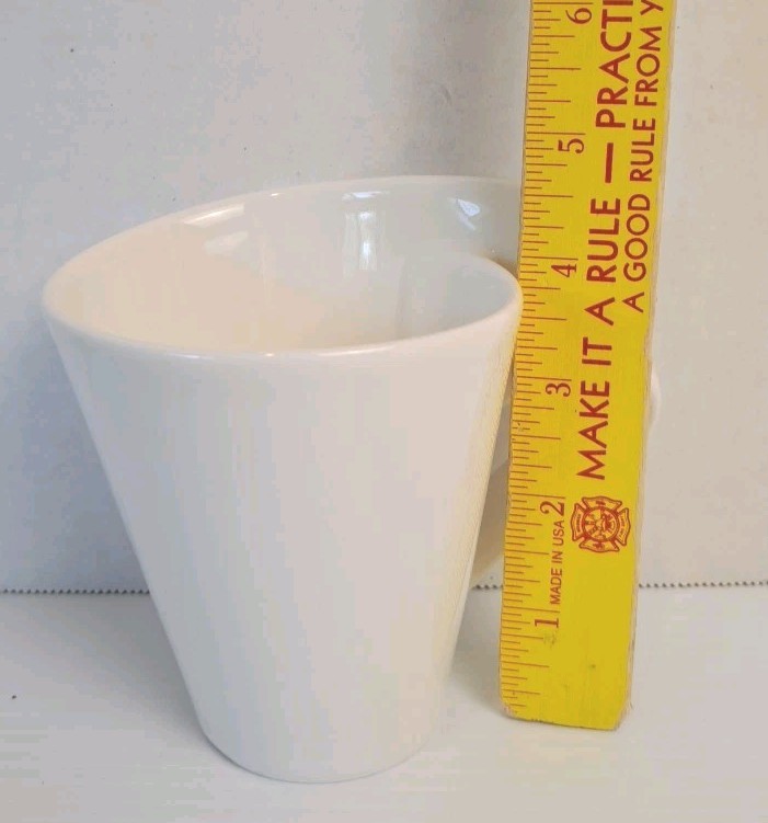 VILLEROY AND BOCH Mug 1748 Luxembourg New Wave White Porcelain Right Hand Cup