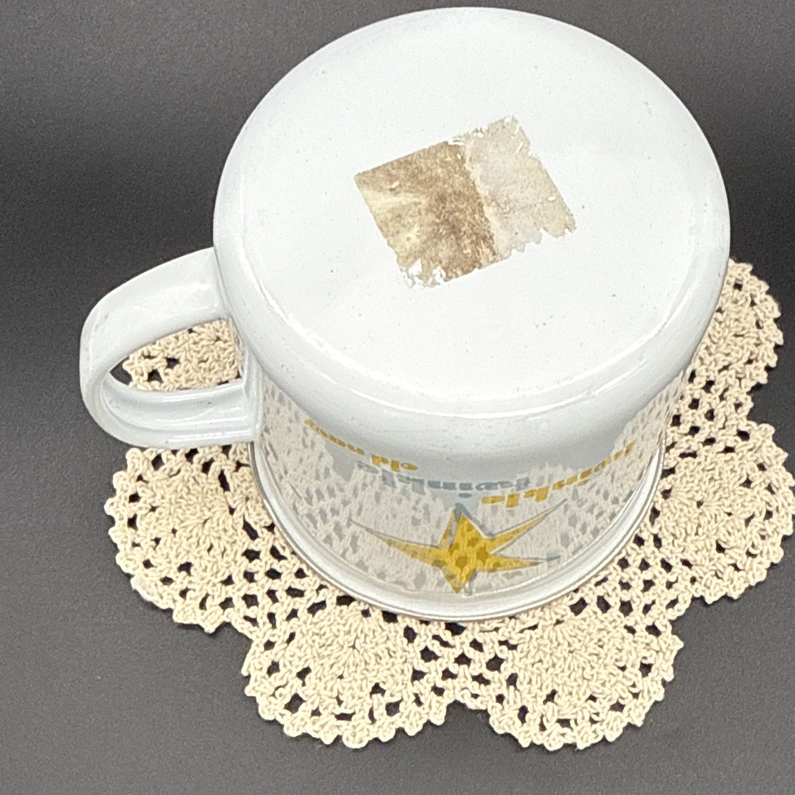 Old Navy Enamel Metal Coffee Mug 12 fl oz White Yellow Star Twinkle Twinkle