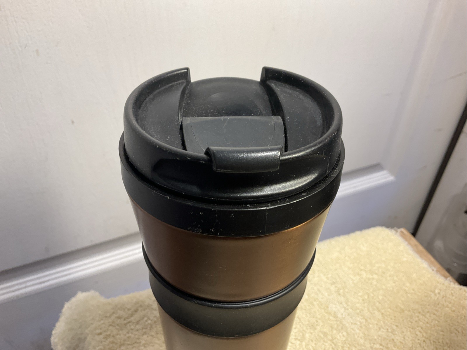 2011 Starbucks 16 oz Stainless Steel Travel Mug Tumbler Flip Top Screw Lid Grip