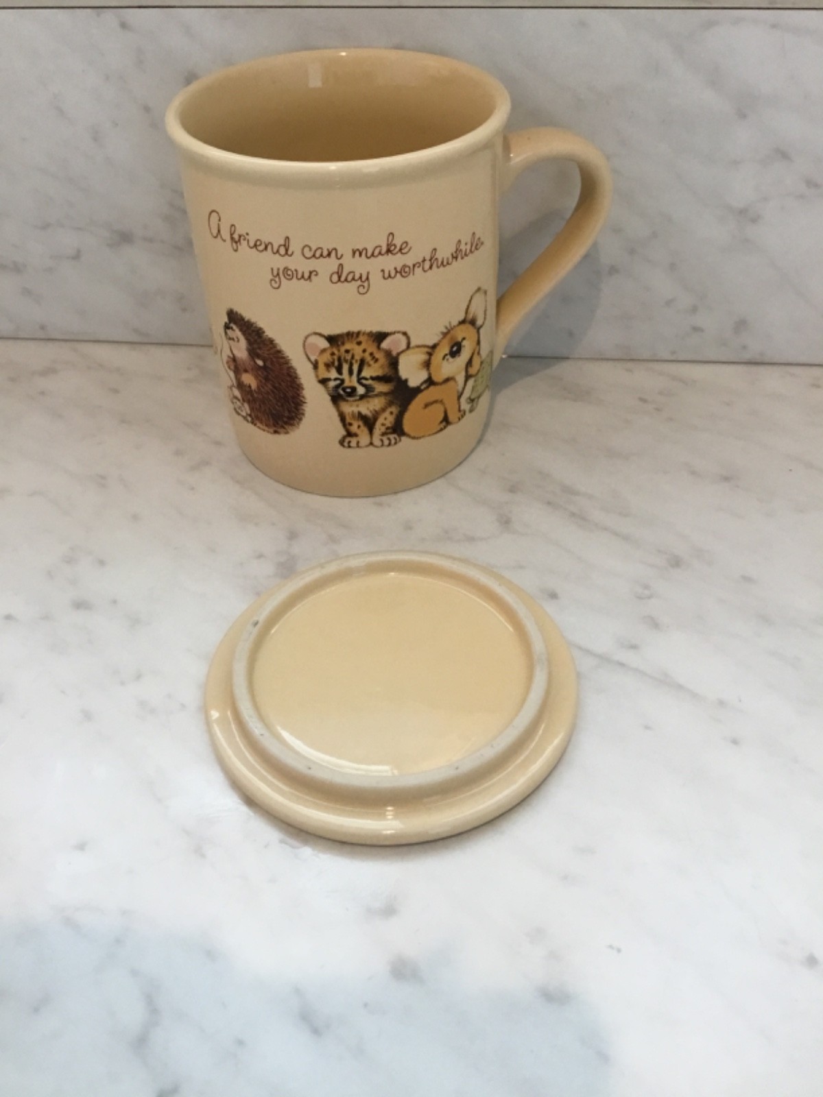Vintage Hallmark Tea Mug w/ Lid A Friend can Make your Day Worthwhile Animals