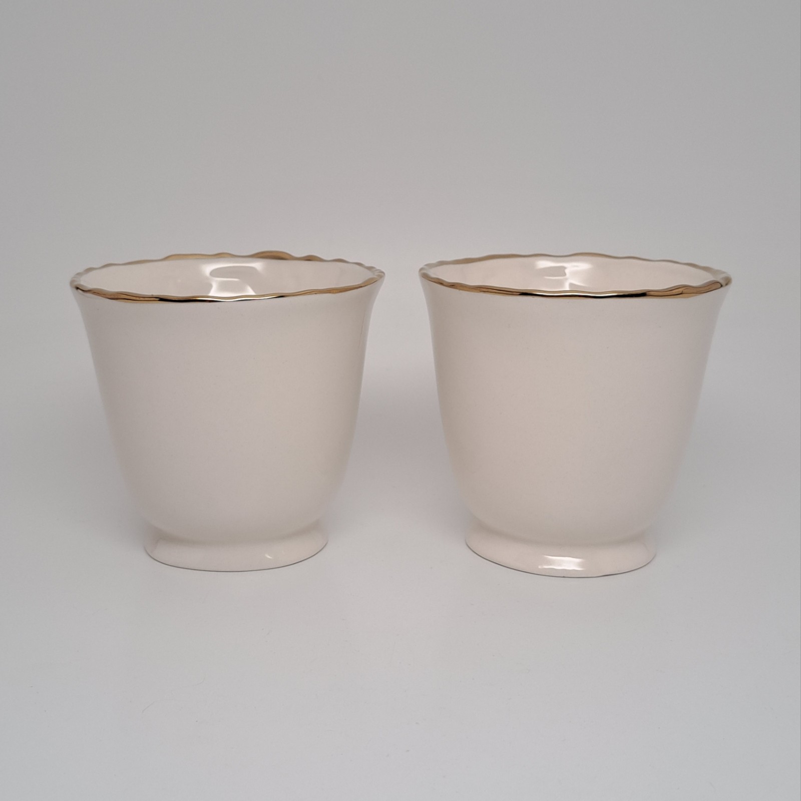 Set Of 2 Anthropologie Benedita Bow Gold Stoneware Coffee Mugs 11.5 oz