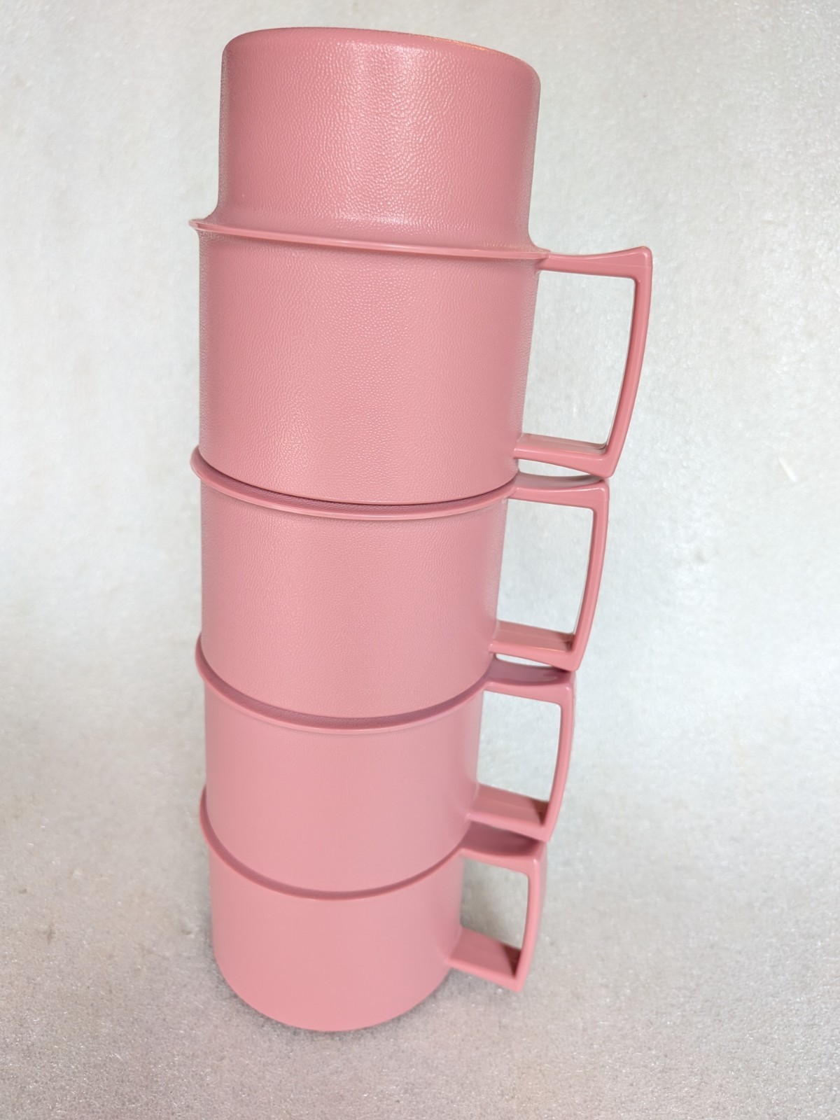 Vintage Tupperware Stackable Coffee Mugs Pink Mauve Set of 4 Plastic #1312