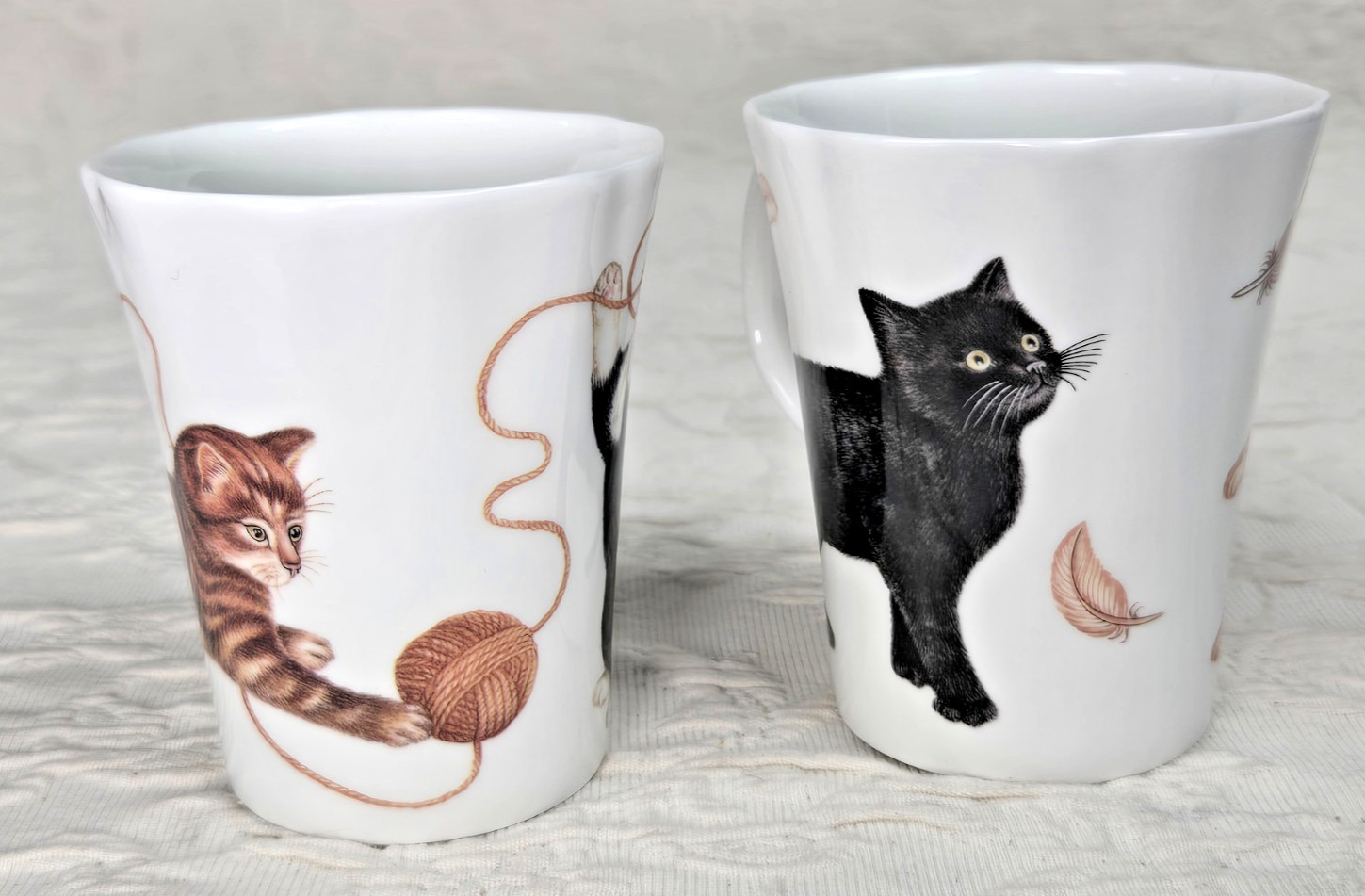 Duchess Set of 2 Mugs Cats & Feather Fine Bone China England; CAT 07