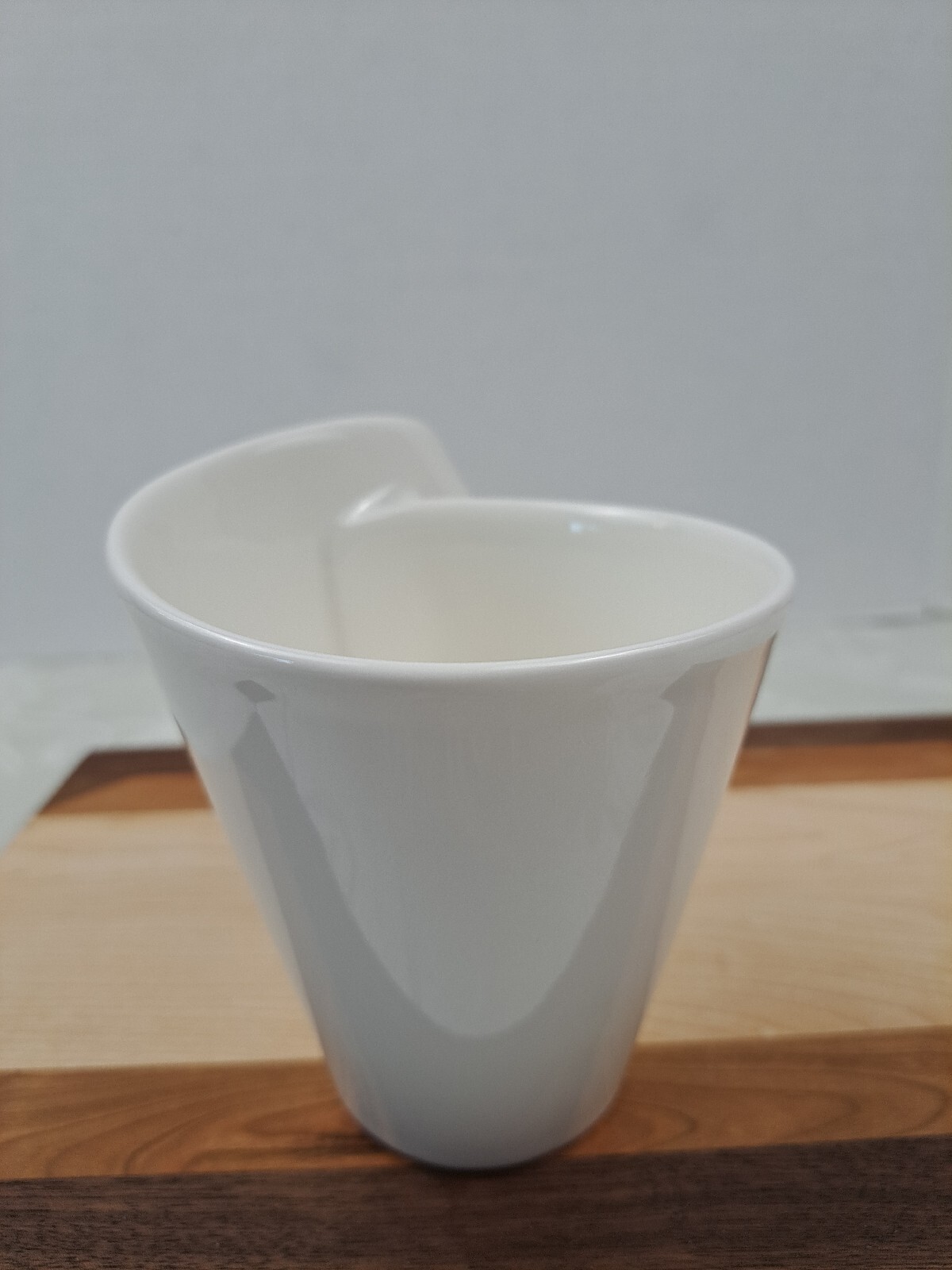 VILLEROY AND BOCH Mug 1748 Luxembourg New Wave White Porcelain Right Hand Cup