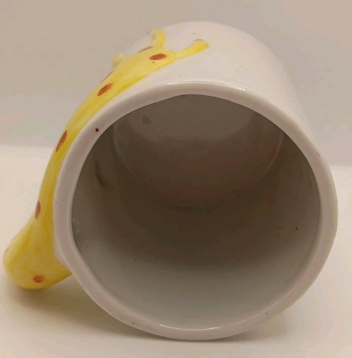 Vtg. 1970’s Enesco Giraffe Ceramic Kids Mug Hand Painted 3D Neck Mug Handle