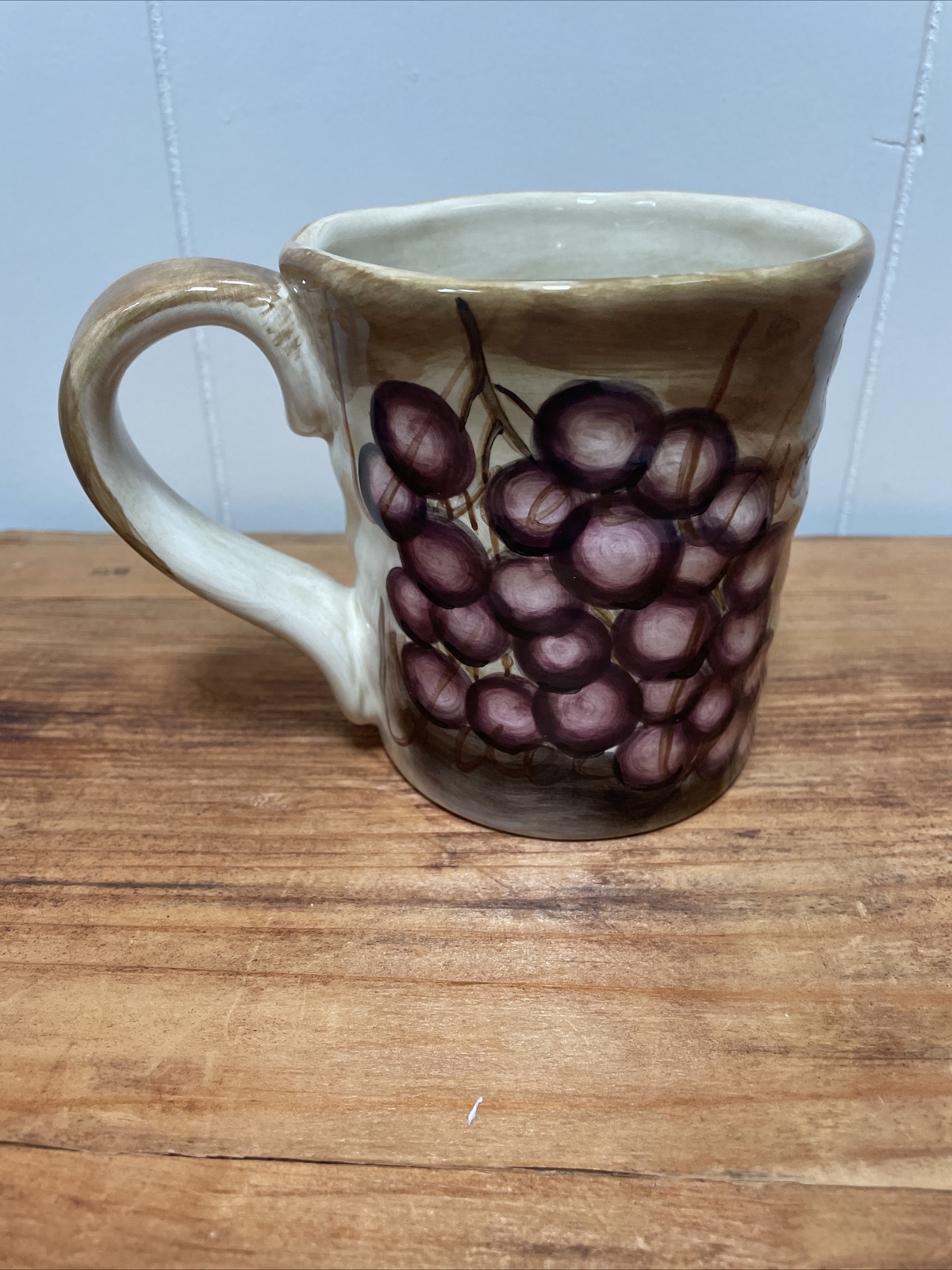 S/4 Tabletop Gallery Fruition Hand Painted Grape & Pear Pattern Jumbo Mugs