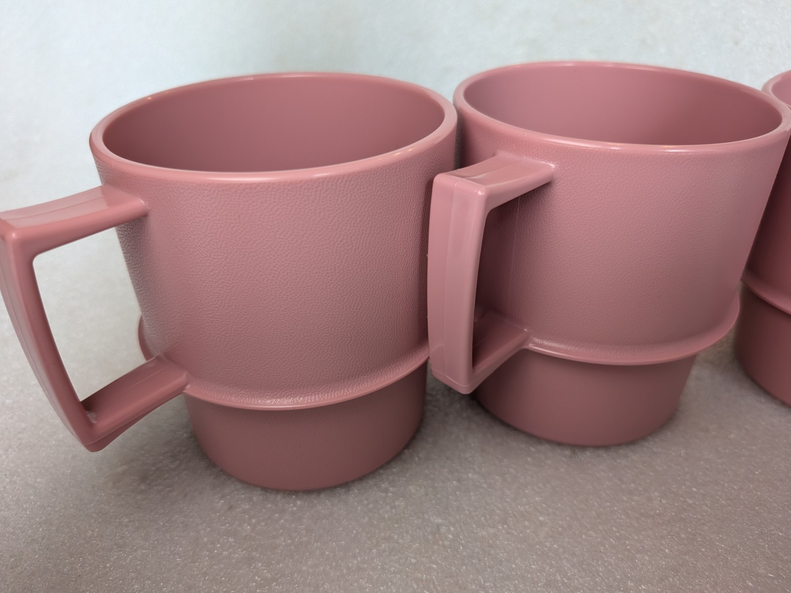 Vintage Tupperware Stackable Coffee Mugs Pink Mauve Set of 4 Plastic #1312