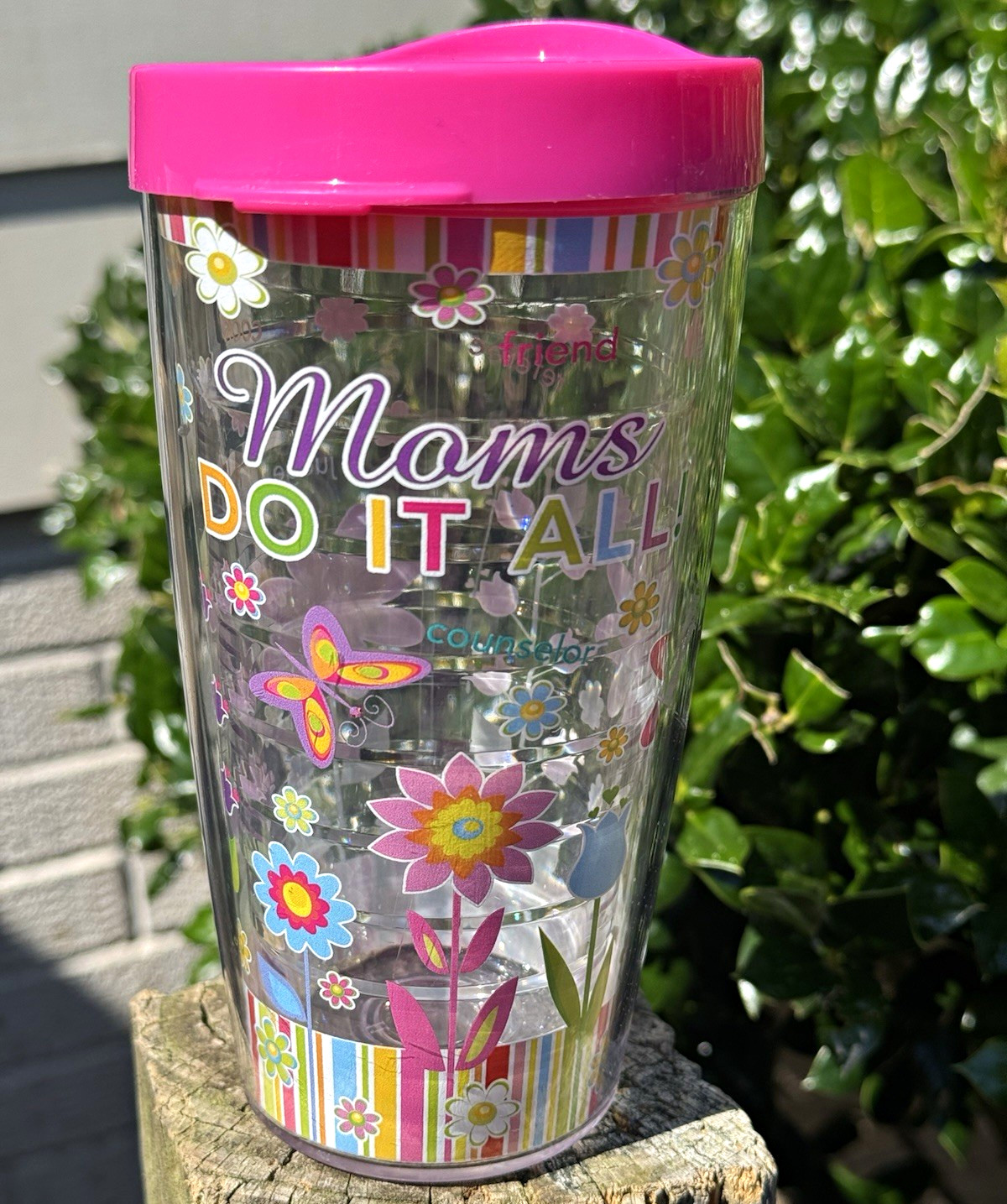 16 fl oz Pink Plastic Travel Mug w/ Lid “Moms Do It All” Floral Design