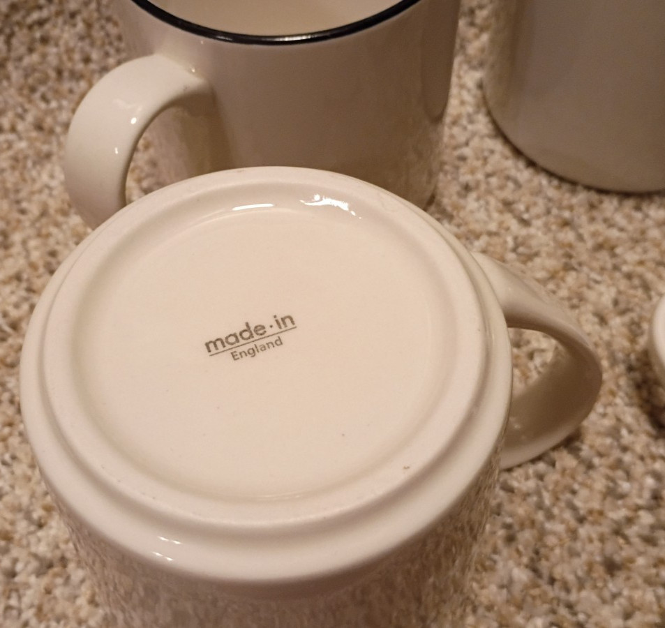 4 Made In ENGLAND Coffee Mugs blue Navy Rims made in brand set of 4 12oz set