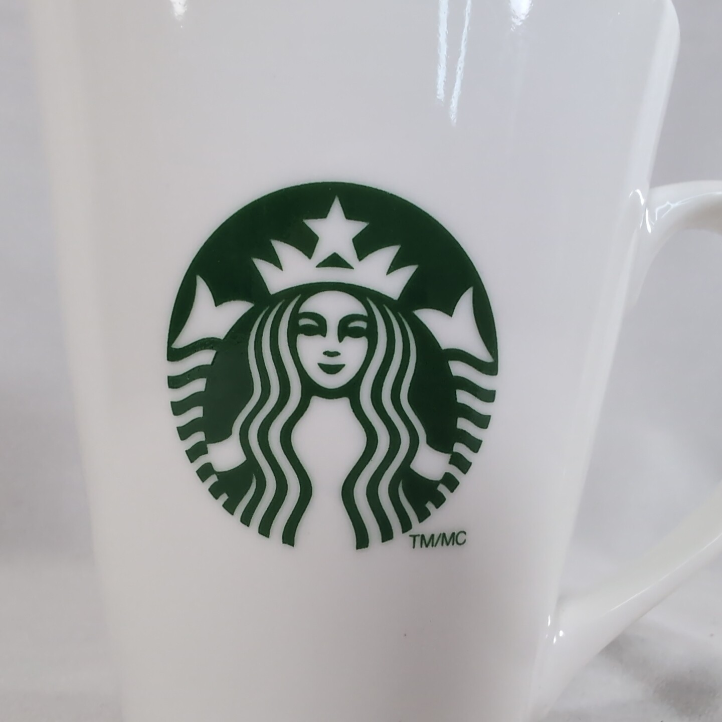 Starbucks Mug White Green Classic Basic 13 fl oz 384 ml Ceramic Coffee Tea 2014