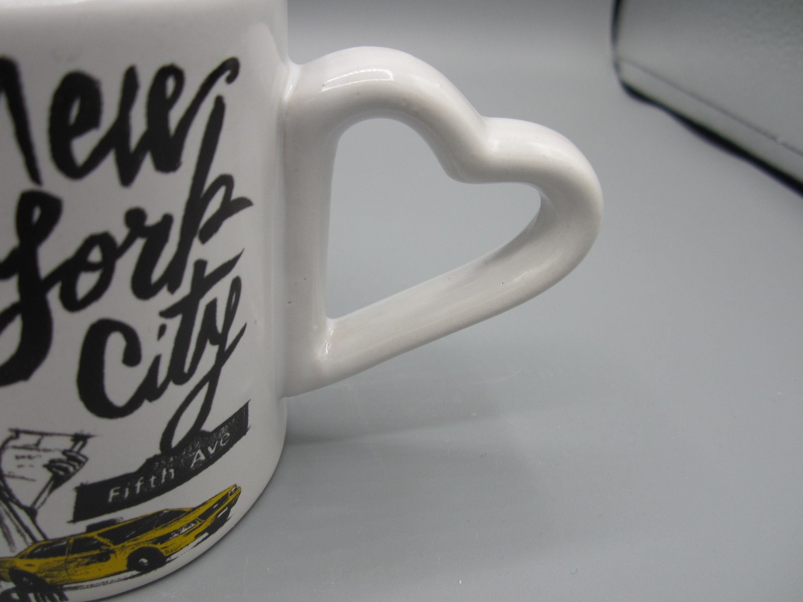 Pair of Kitchen Chic New York City Heart Handles White Black Coffee Tea Mug (439