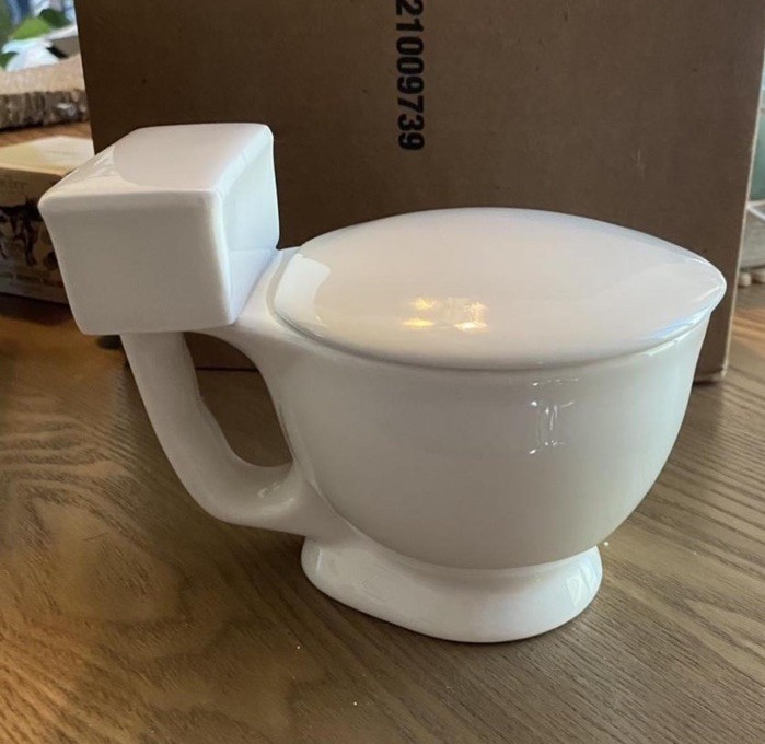 Toilet Mug Ceramic Novelty Mug w/ Lid, 12 fl oz White/Brown Poop, 2pc