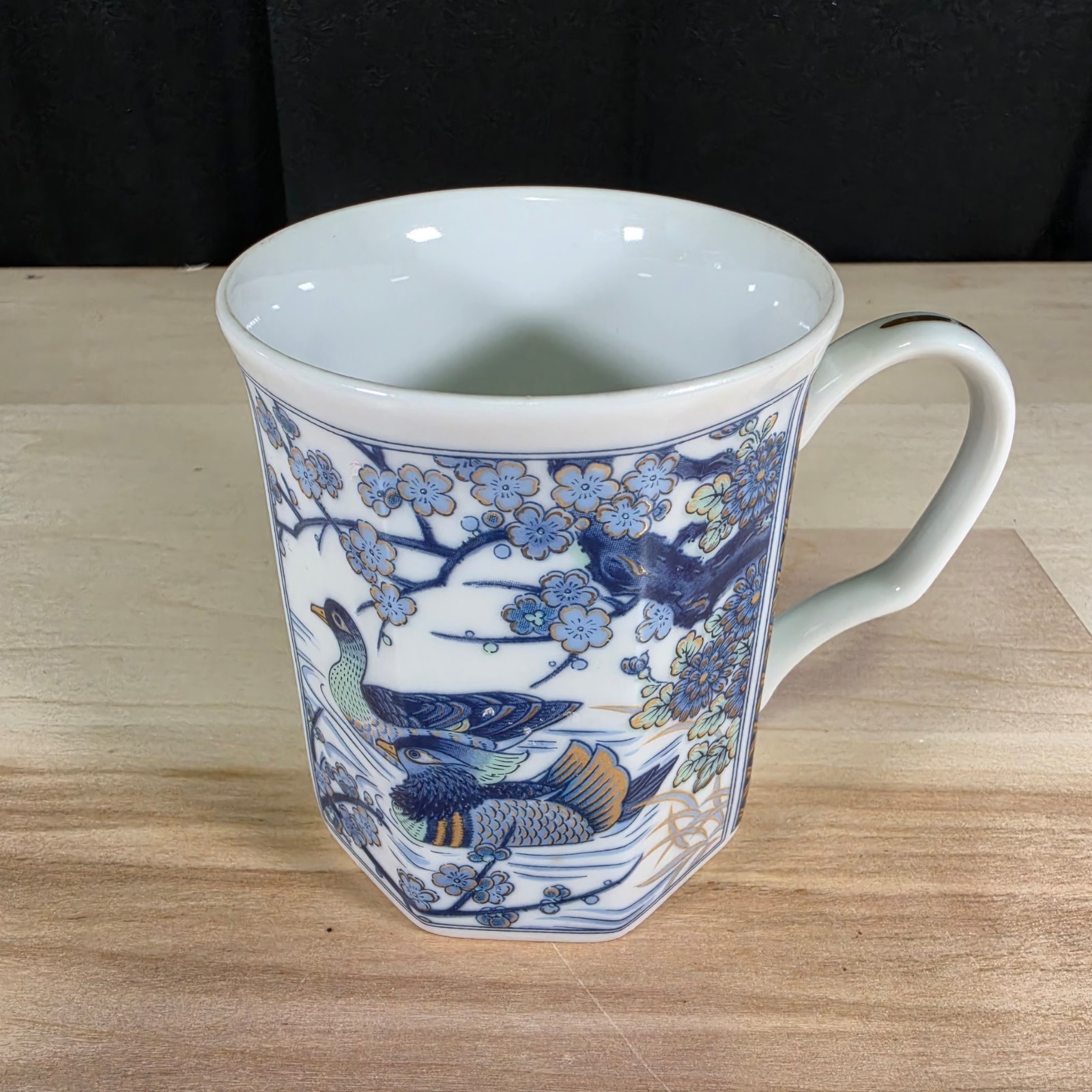 Chinese Jingdezhen Porcelain Coffee/Tea Mug Bird Floral Blue White Gold Trim Cup