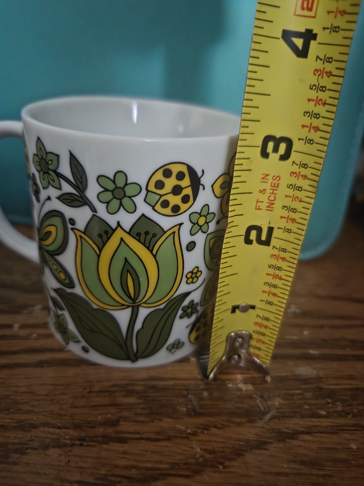 2 Coffee Mugs 70s Vintage Japan Butterflies Daisy Flowers Ladybugs
