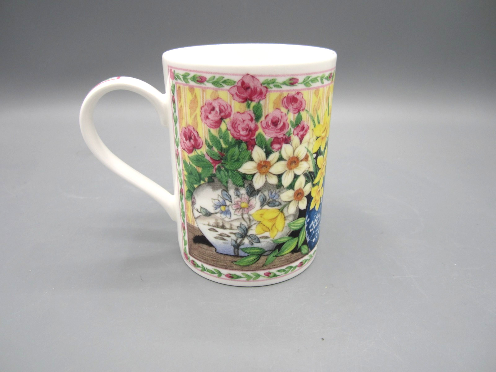Queen’s England, Cozy Cats & Floral, Fine Bone China, Tea Coffee Mug 10 oz (511)
